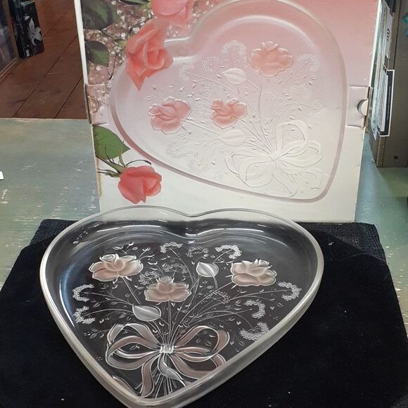 Mikasa crystal heart shaped serving tray. - Picture 1 of 10